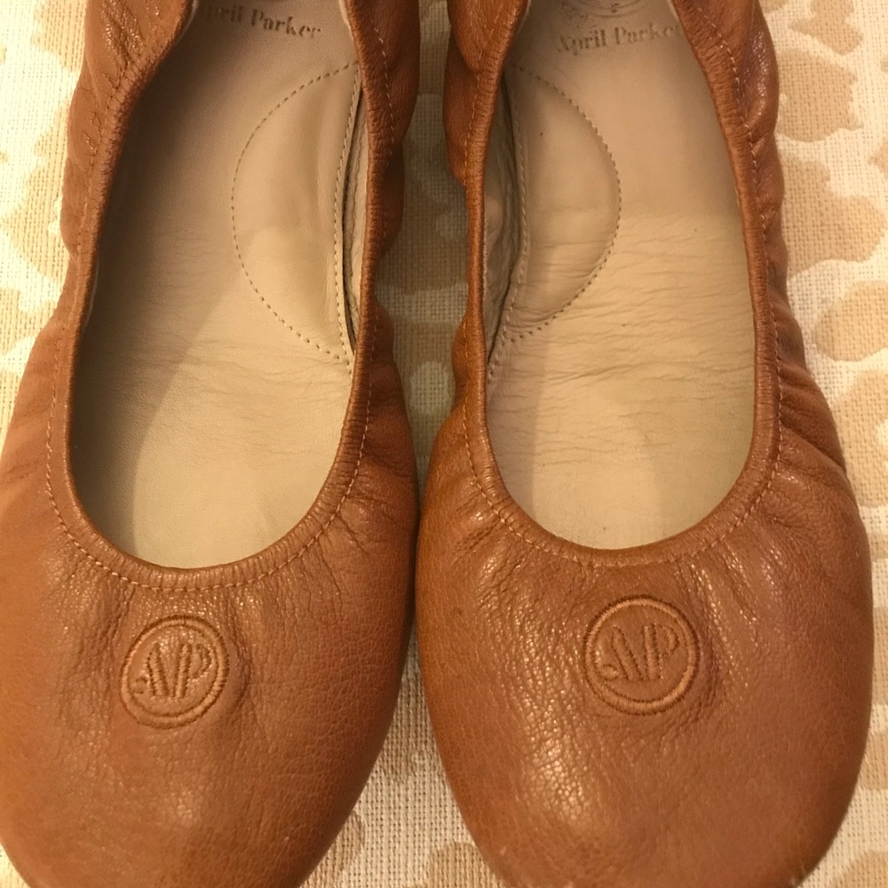 The perfect April Parker flats. Classic ballerina flats size8